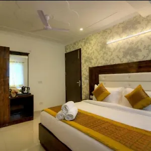 hotel-avalon-plaza.top-gurgaonhotels.com/